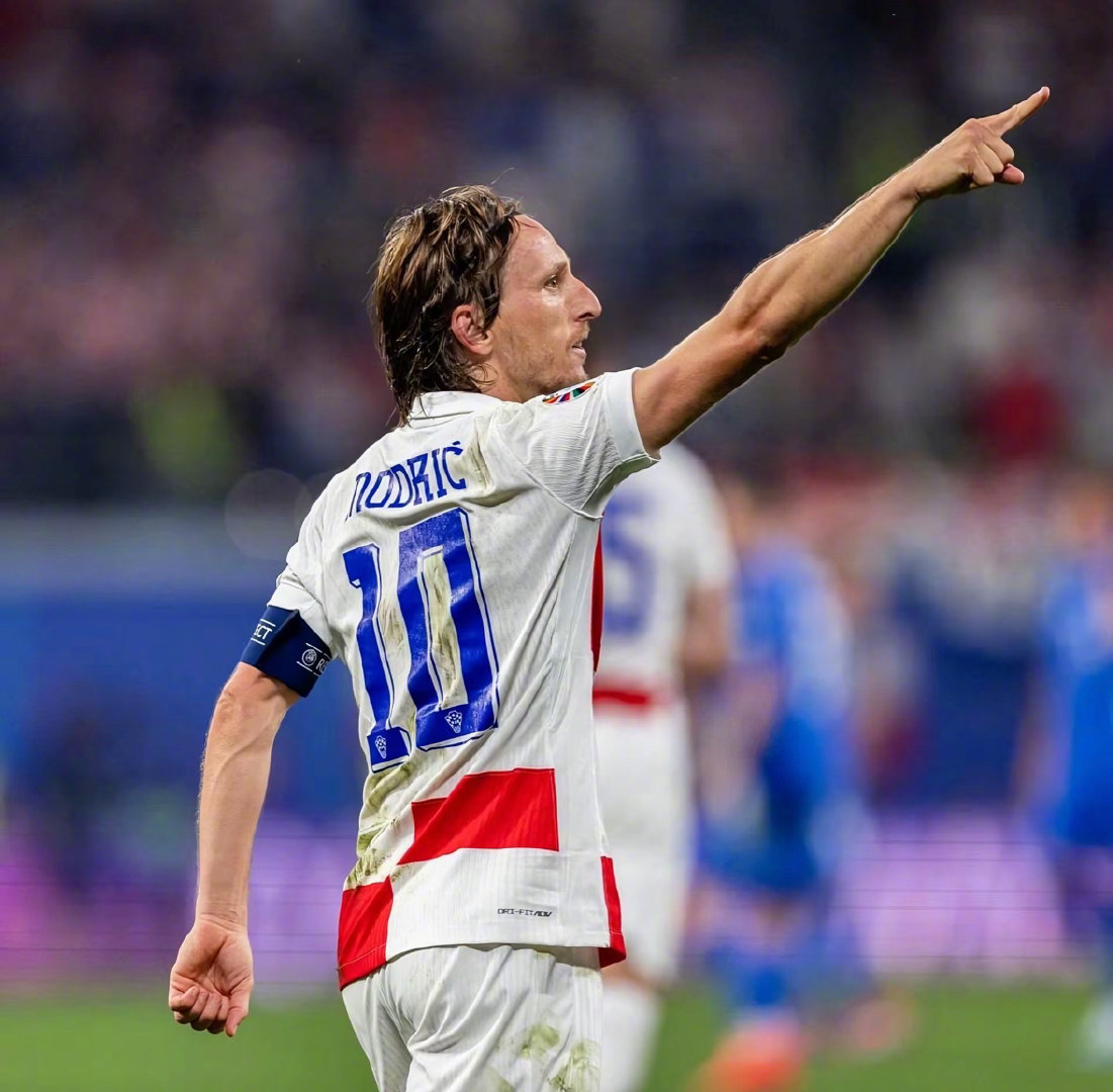 和平精英明星选手成长故事